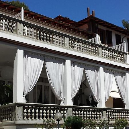 Hotel Tirreno Castiglioncello Exterior photo