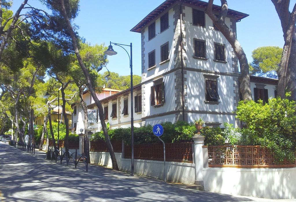 Hotel Tirreno Castiglioncello Exterior photo